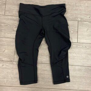 VGC Lululemon Run Inspire Crops Size 8 Dot confirmed